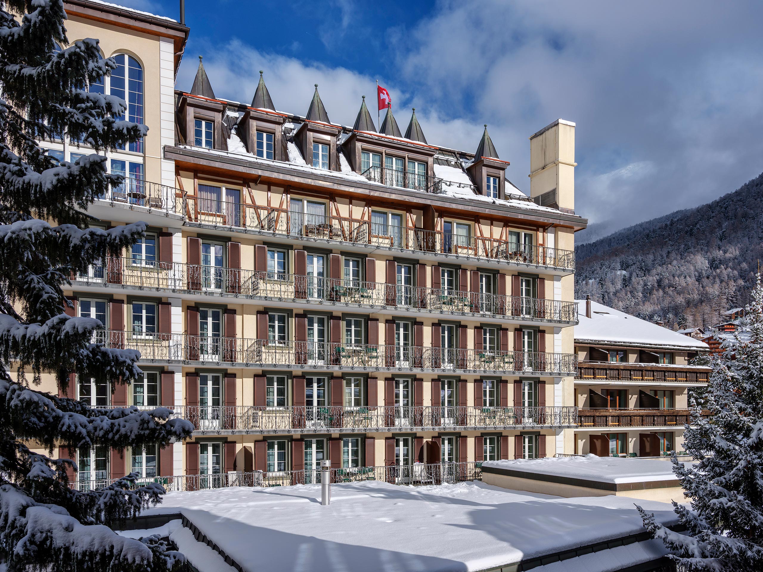 Mont Cervin Hotel Zermatt Aussenansicht MCP 181